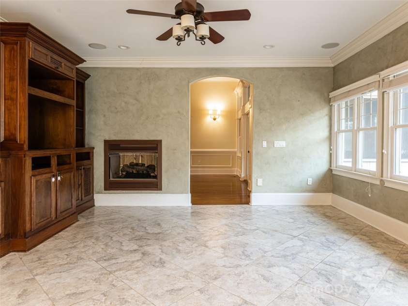 10 Walnut Lane, Fletcher, NC 28732.  MLS# CAR4333639, YatesRealty ID 2518. 