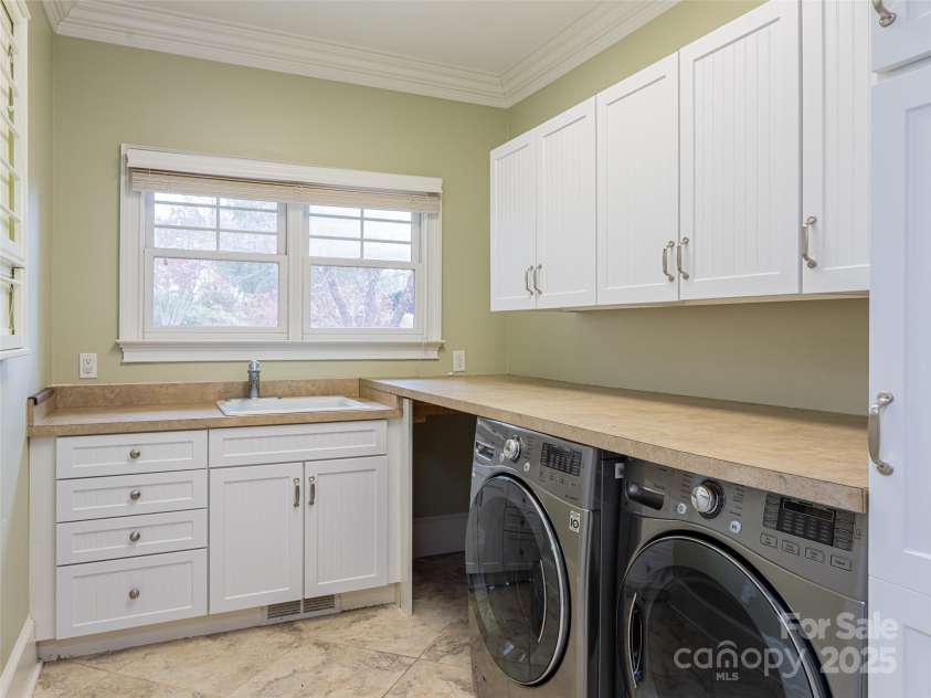 10 Walnut Lane, Fletcher, NC 28732.  MLS# CAR4333639, YatesRealty ID 2518. 