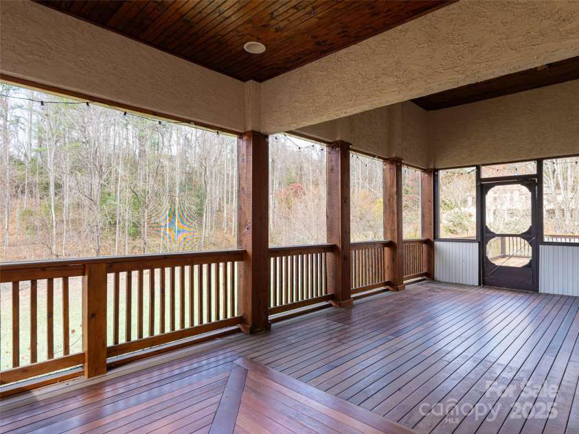 10 Walnut Lane, Fletcher, NC 28732.  MLS# CAR4333639, YatesRealty ID 2518. 