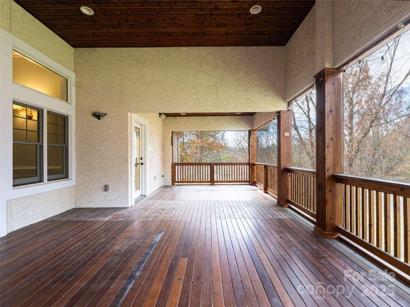 10 Walnut Lane, Fletcher, NC 28732.  MLS# CAR4333639, YatesRealty ID 2518. 