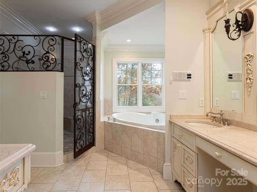 10 Walnut Lane, Fletcher, NC 28732.  MLS# CAR4333639, YatesRealty ID 2518. 