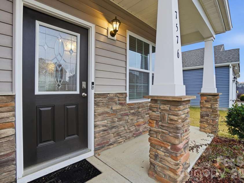 7576 Stonehouse Drive, Gastonia, NC 28056.  MLS# CAR4328250, YatesRealty ID 25180. 