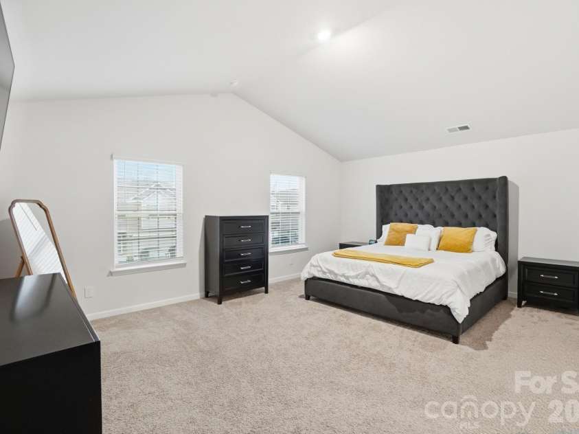 7576 Stonehouse Drive, Gastonia, NC 28056.  MLS# CAR4328250, YatesRealty ID 25180. Huge Primary Suite