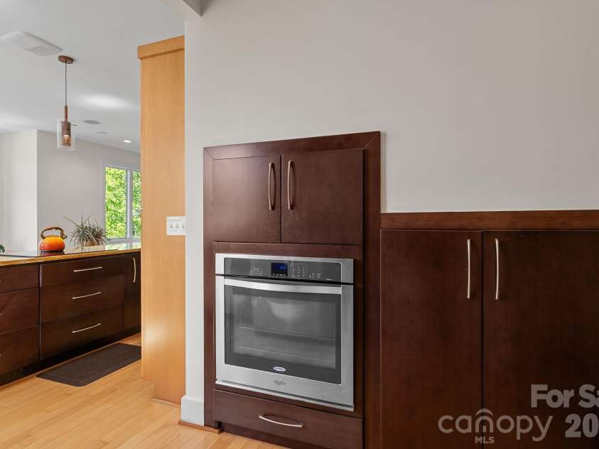 404 Amanda Drive, Mars Hill, NC 28754.  MLS# CAR4374158, YatesRealty ID 25181. 