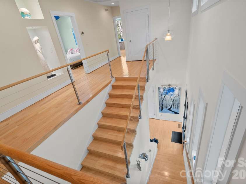 404 Amanda Drive, Mars Hill, NC 28754.  MLS# CAR4374158, YatesRealty ID 25181. 