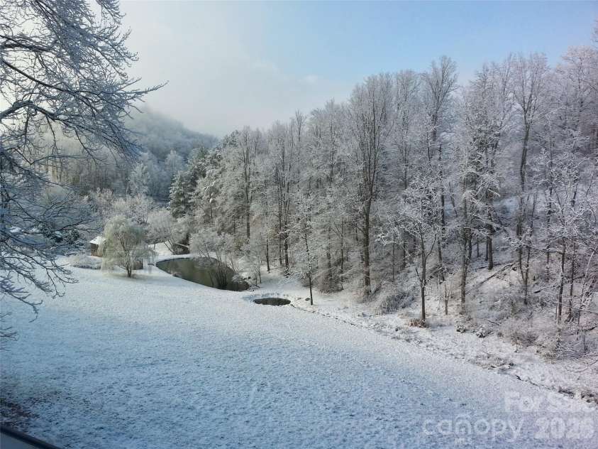 404 Amanda Drive, Mars Hill, NC 28754.  MLS# CAR4374158, YatesRealty ID 25181. 