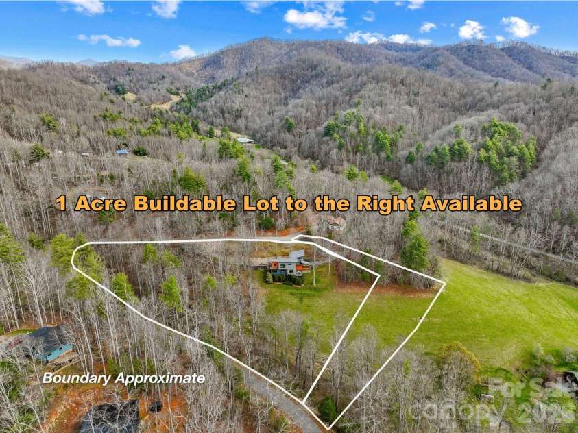 404 Amanda Drive, Mars Hill, NC 28754.  MLS# CAR4374158, YatesRealty ID 25181. 