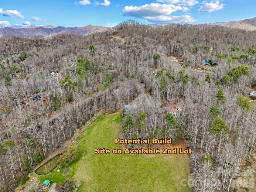 404 Amanda Drive, Mars Hill, NC 28754.  MLS# CAR4374158, YatesRealty ID 25181. 
