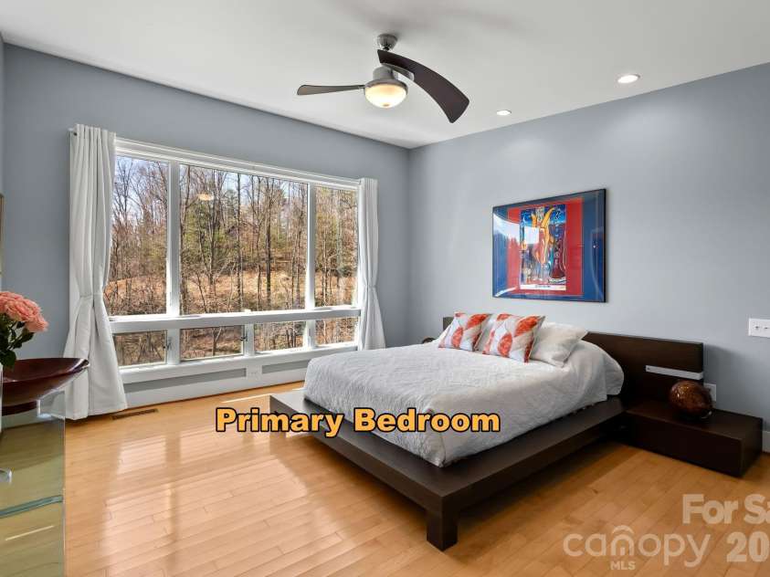 404 Amanda Drive, Mars Hill, NC 28754.  MLS# CAR4374158, YatesRealty ID 25181. Primary Bedroom