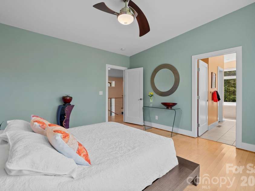 404 Amanda Drive, Mars Hill, NC 28754.  MLS# CAR4374158, YatesRealty ID 25181. Primary Bedroom
