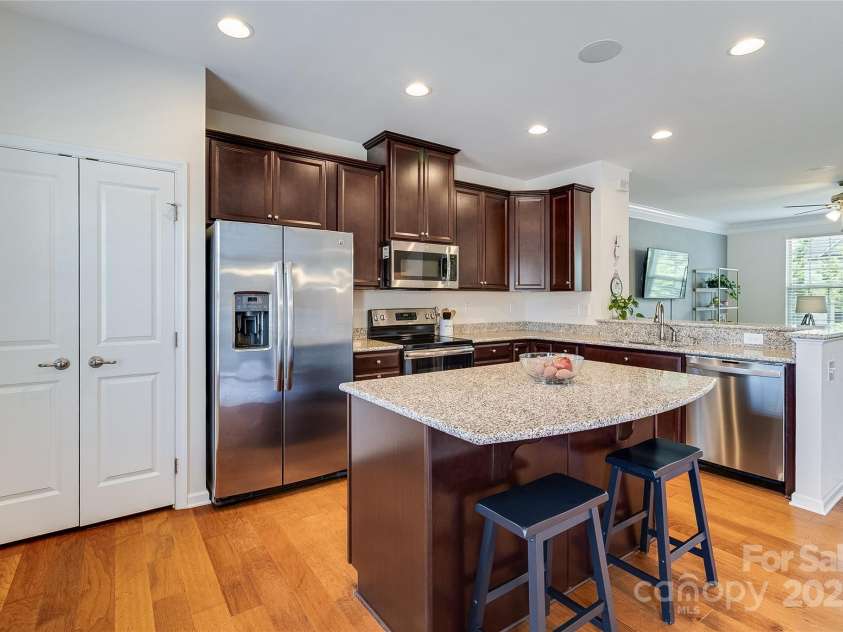 4060 Zilker Park Drive, Charlotte, NC 28217.  MLS# CAR4264904, YatesRealty ID 25182. 