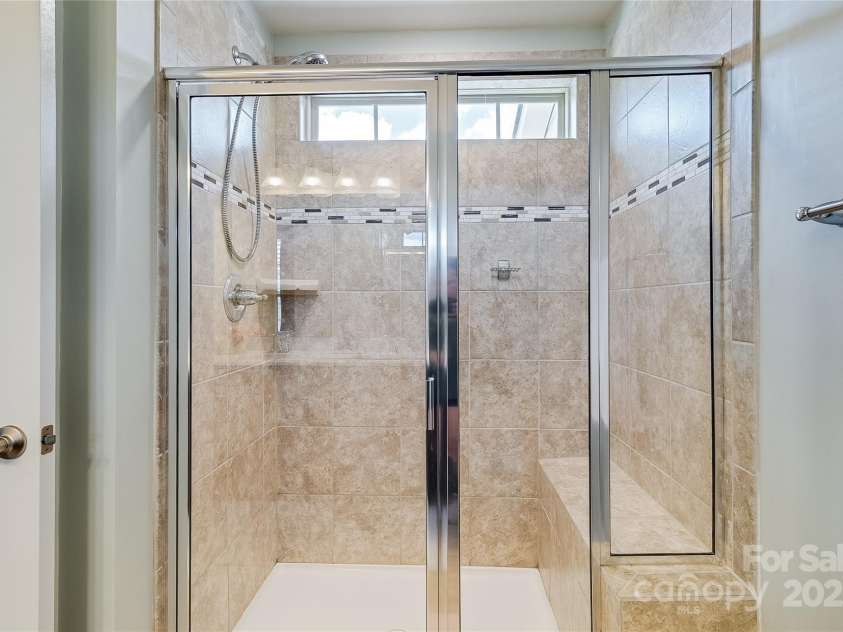 4060 Zilker Park Drive, Charlotte, NC 28217.  MLS# CAR4264904, YatesRealty ID 25182. 