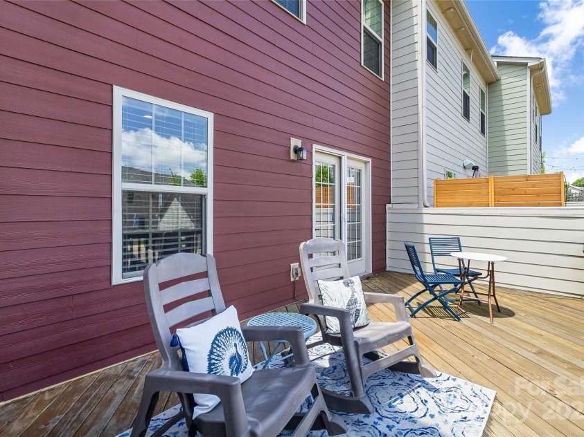 4060 Zilker Park Drive, Charlotte, NC 28217.  MLS# CAR4264904, YatesRealty ID 25182. 