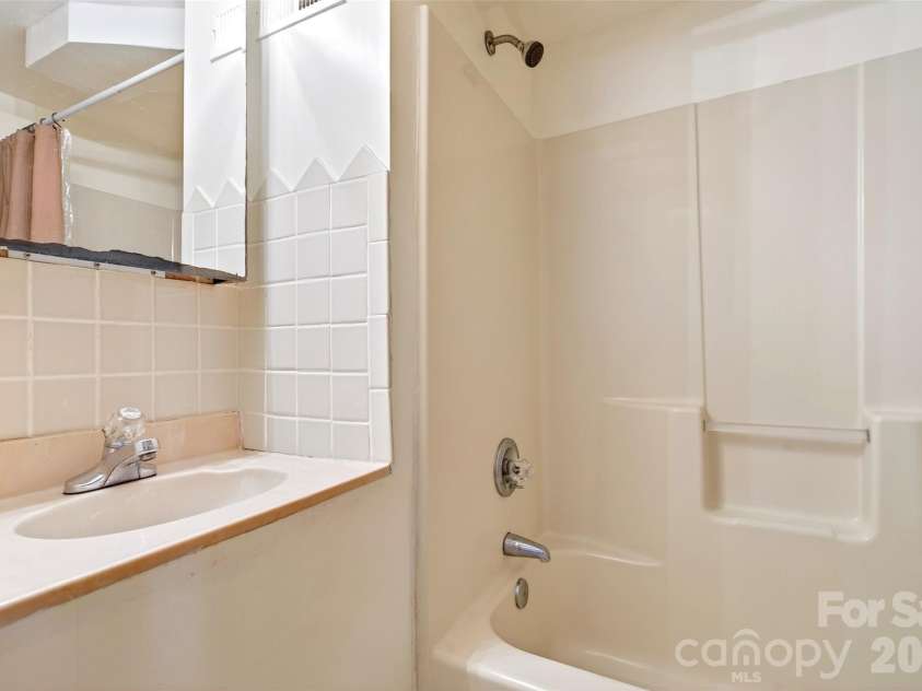 102 Frist Road, Montreat, NC 28757.  MLS# CAR4358840, YatesRealty ID 25183. 