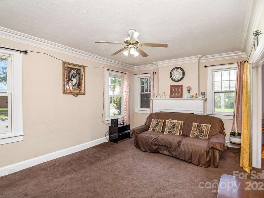 404 1st Street, Cherryville, NC 28021.  MLS# CAR4235122, YatesRealty ID 25184. 