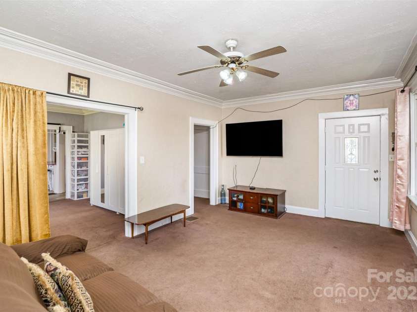 404 1st Street, Cherryville, NC 28021.  MLS# CAR4235122, YatesRealty ID 25184. 