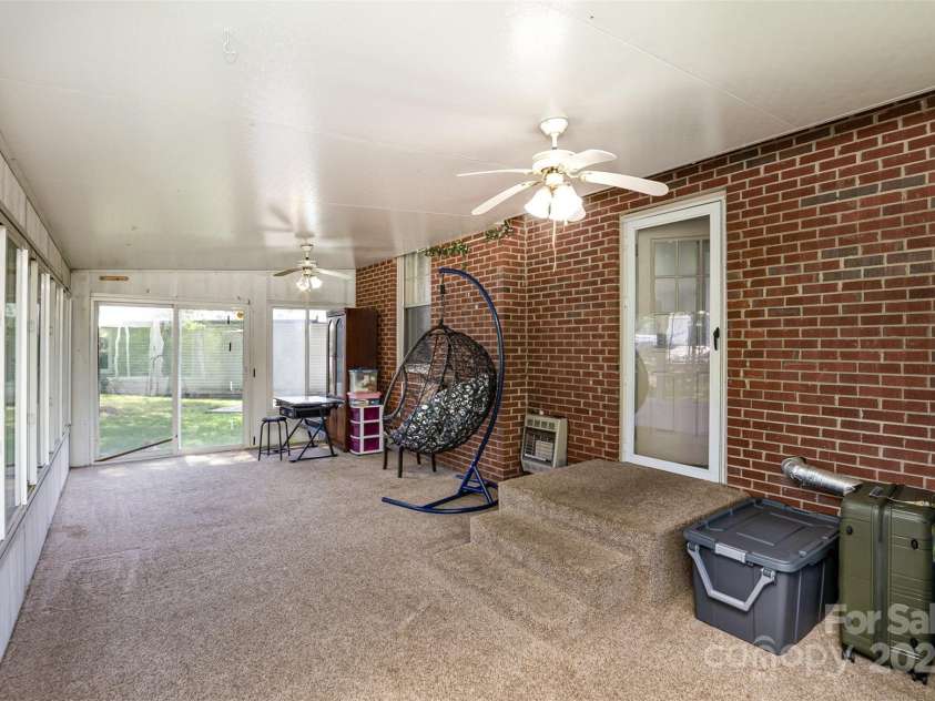 404 1st Street, Cherryville, NC 28021.  MLS# CAR4235122, YatesRealty ID 25184. 