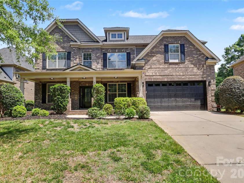 4624 Pebble Run Drive, Matthews, NC 28105.  MLS# CAR4383386, YatesRealty ID 25185. 