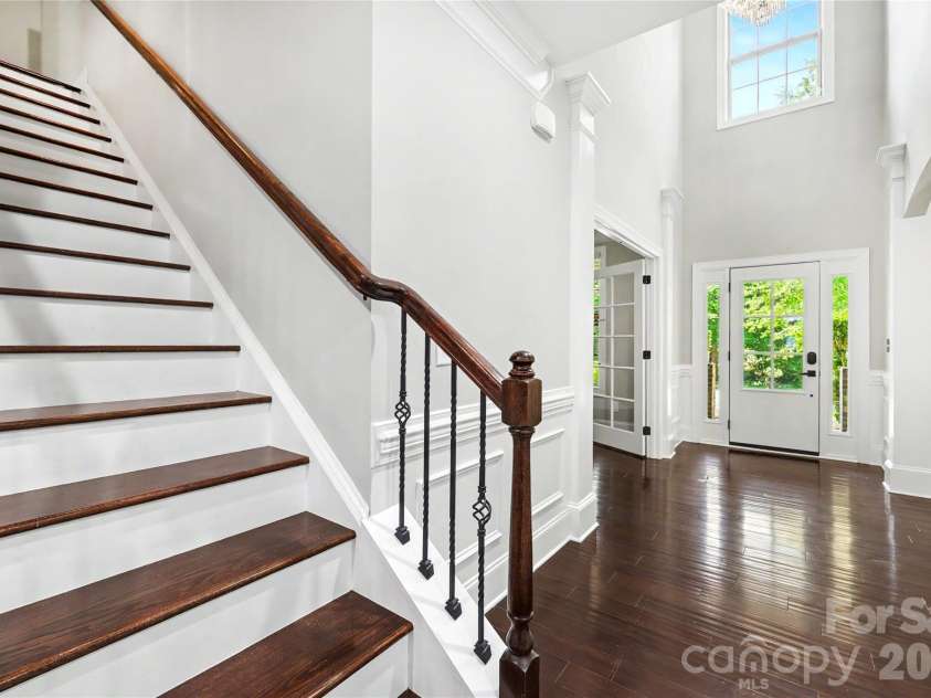 4624 Pebble Run Drive, Matthews, NC 28105.  MLS# CAR4383386, YatesRealty ID 25185. 