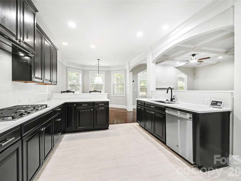 4624 Pebble Run Drive, Matthews, NC 28105.  MLS# CAR4383386, YatesRealty ID 25185. 