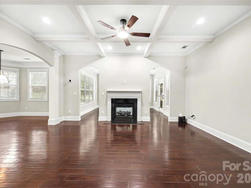 4624 Pebble Run Drive, Matthews, NC 28105.  MLS# CAR4383386, YatesRealty ID 25185. 