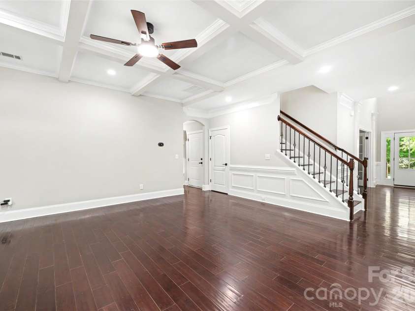 4624 Pebble Run Drive, Matthews, NC 28105.  MLS# CAR4383386, YatesRealty ID 25185. 