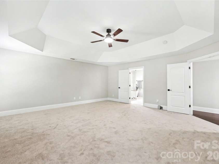 4624 Pebble Run Drive, Matthews, NC 28105.  MLS# CAR4383386, YatesRealty ID 25185. 