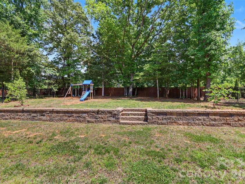 4624 Pebble Run Drive, Matthews, NC 28105.  MLS# CAR4383386, YatesRealty ID 25185. 