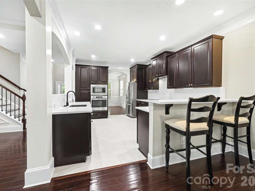 4624 Pebble Run Drive, Matthews, NC 28105.  MLS# CAR4383386, YatesRealty ID 25185. Kitchen
