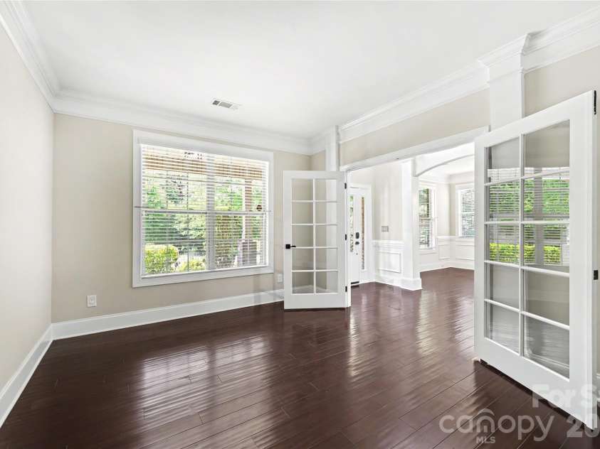 4624 Pebble Run Drive, Matthews, NC 28105.  MLS# CAR4383386, YatesRealty ID 25185. Office