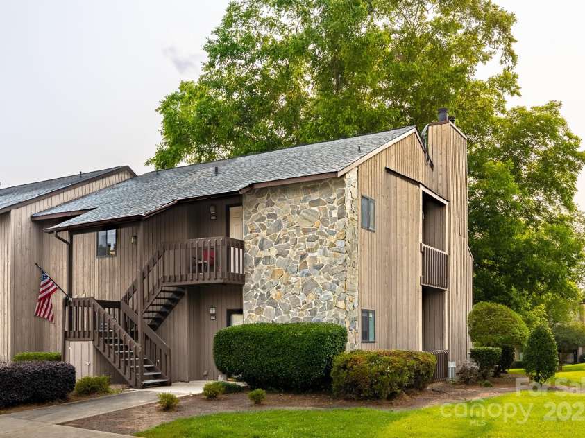 712 Mallard Head Lane, Mooresville, NC 28117.  MLS# CAR4267076, YatesRealty ID 25185. 
