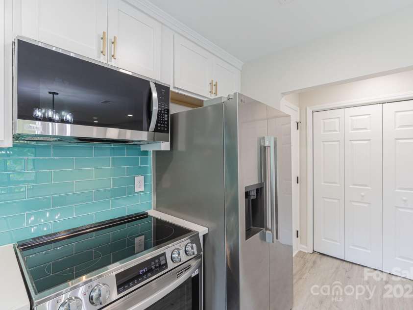 712 Mallard Head Lane, Mooresville, NC 28117.  MLS# CAR4267076, YatesRealty ID 25185. 