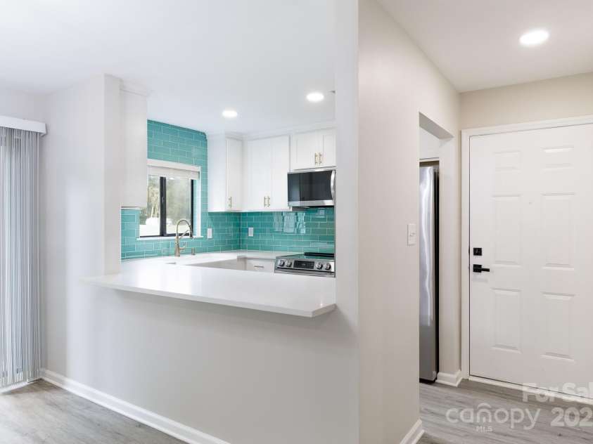 712 Mallard Head Lane, Mooresville, NC 28117.  MLS# CAR4267076, YatesRealty ID 25185. 