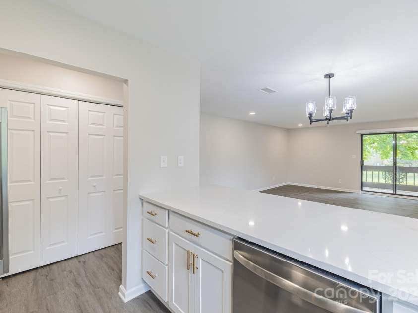 712 Mallard Head Lane, Mooresville, NC 28117.  MLS# CAR4267076, YatesRealty ID 25185. 