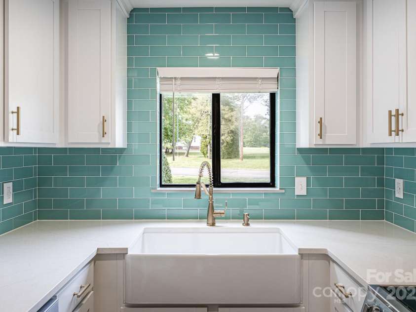 712 Mallard Head Lane, Mooresville, NC 28117.  MLS# CAR4267076, YatesRealty ID 25185. 