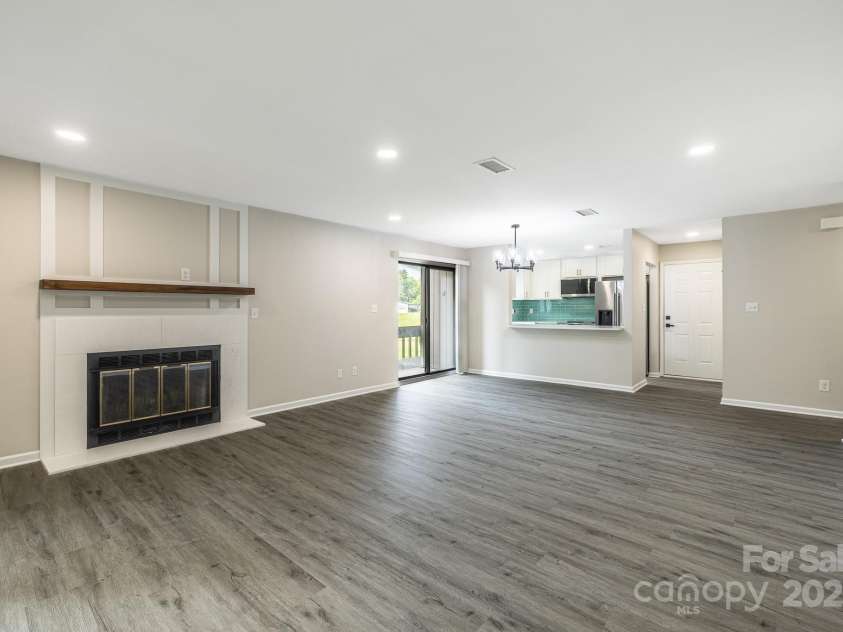 712 Mallard Head Lane, Mooresville, NC 28117.  MLS# CAR4267076, YatesRealty ID 25185. 