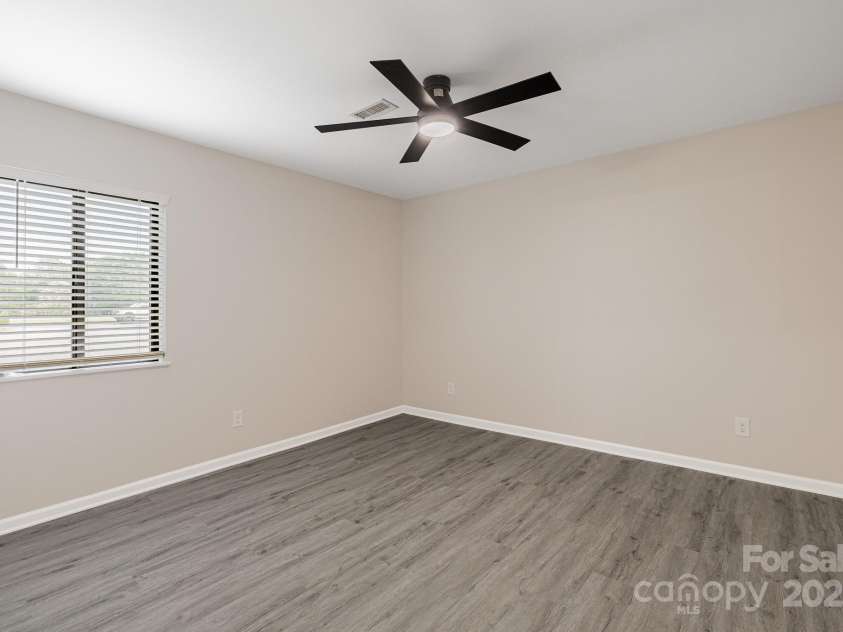 712 Mallard Head Lane, Mooresville, NC 28117.  MLS# CAR4267076, YatesRealty ID 25185. 
