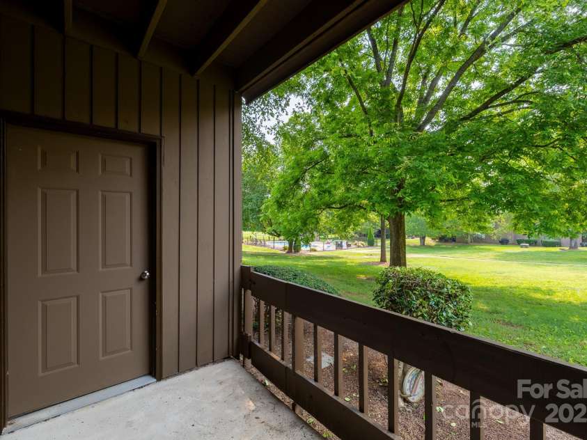 712 Mallard Head Lane, Mooresville, NC 28117.  MLS# CAR4267076, YatesRealty ID 25185. 