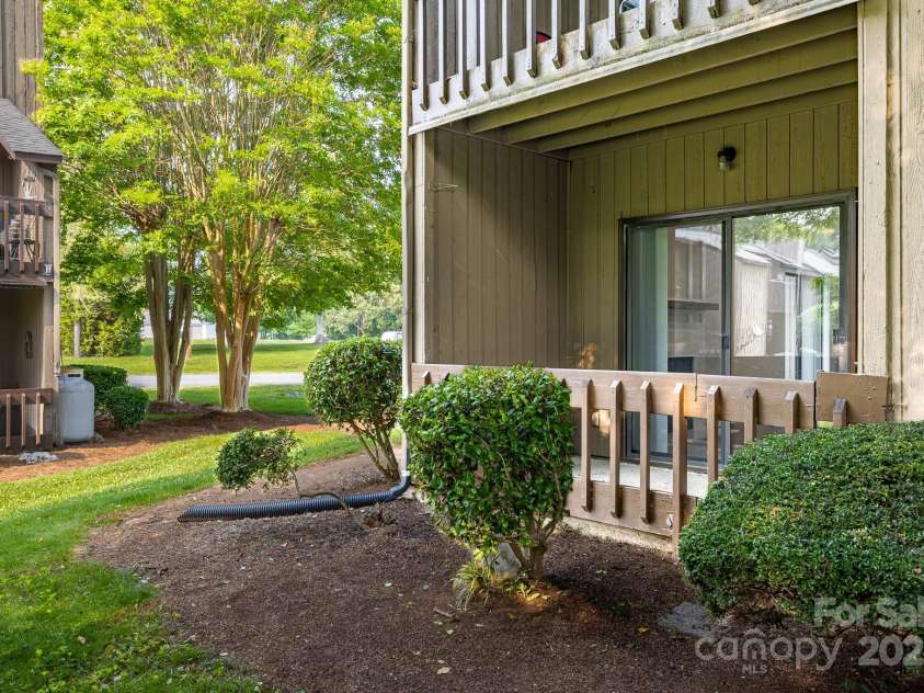 712 Mallard Head Lane, Mooresville, NC 28117.  MLS# CAR4267076, YatesRealty ID 25185. 