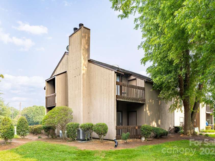 712 Mallard Head Lane, Mooresville, NC 28117.  MLS# CAR4267076, YatesRealty ID 25185. 