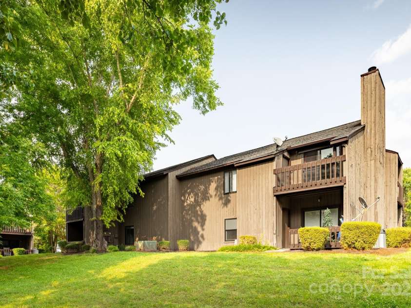 712 Mallard Head Lane, Mooresville, NC 28117.  MLS# CAR4267076, YatesRealty ID 25185. 