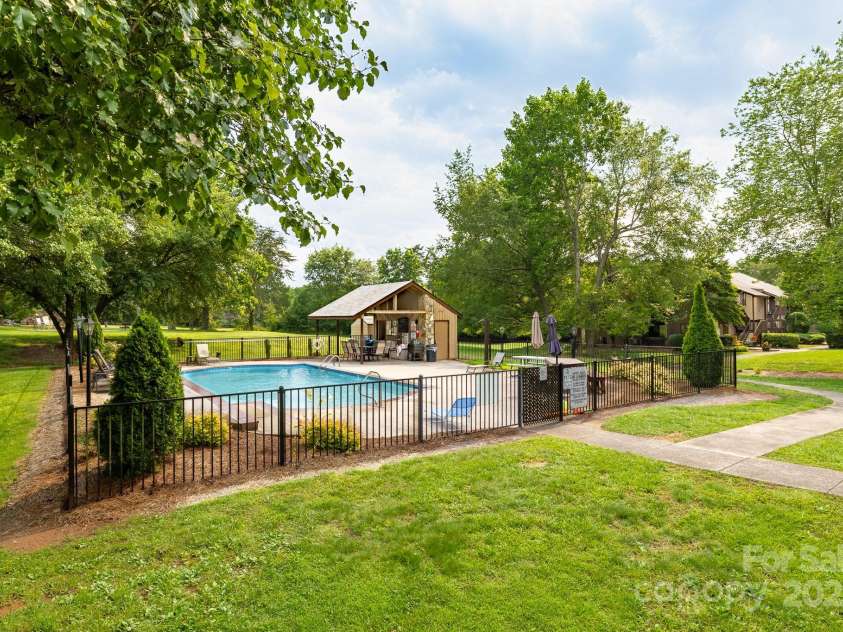 712 Mallard Head Lane, Mooresville, NC 28117.  MLS# CAR4267076, YatesRealty ID 25185. 