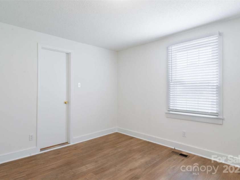 2488 Catawba Church Road, Rock Hill, SC 29730.  MLS# CAR4275583, YatesRealty ID 25187. Bedroom w/Large Walk-In Closet