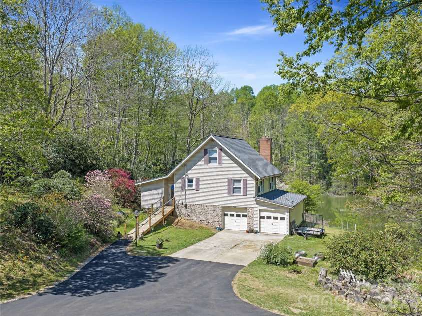 376 Hoot Owl Road, Spruce Pine, NC 28777.  MLS# CAR4374350, YatesRealty ID 25187. 