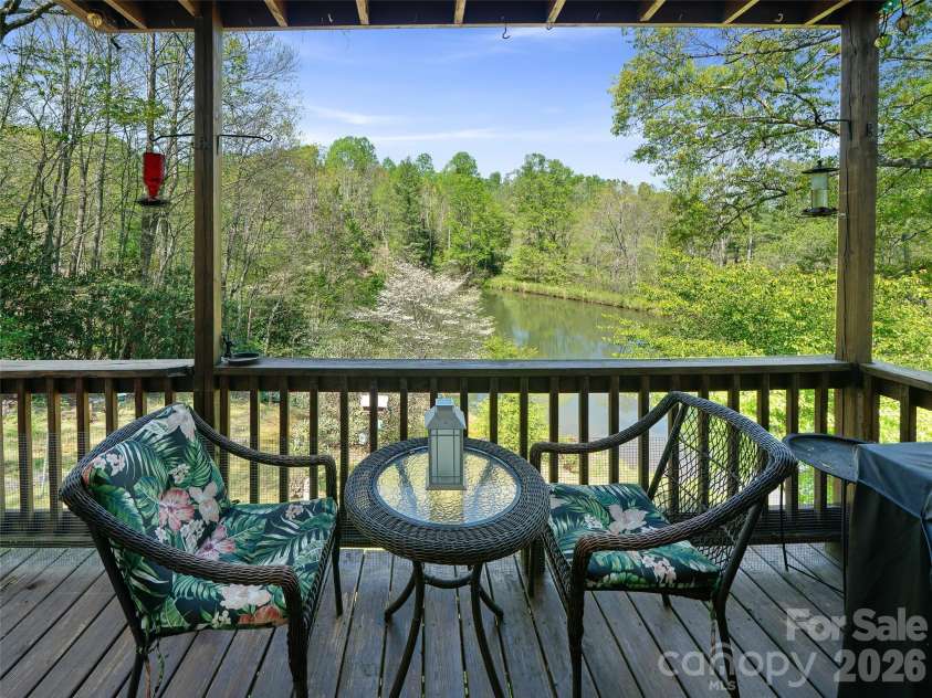 376 Hoot Owl Road, Spruce Pine, NC 28777.  MLS# CAR4374350, YatesRealty ID 25187. 