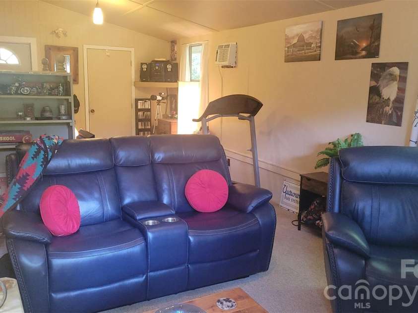 376 Hoot Owl Road, Spruce Pine, NC 28777.  MLS# CAR4374350, YatesRealty ID 25187. 