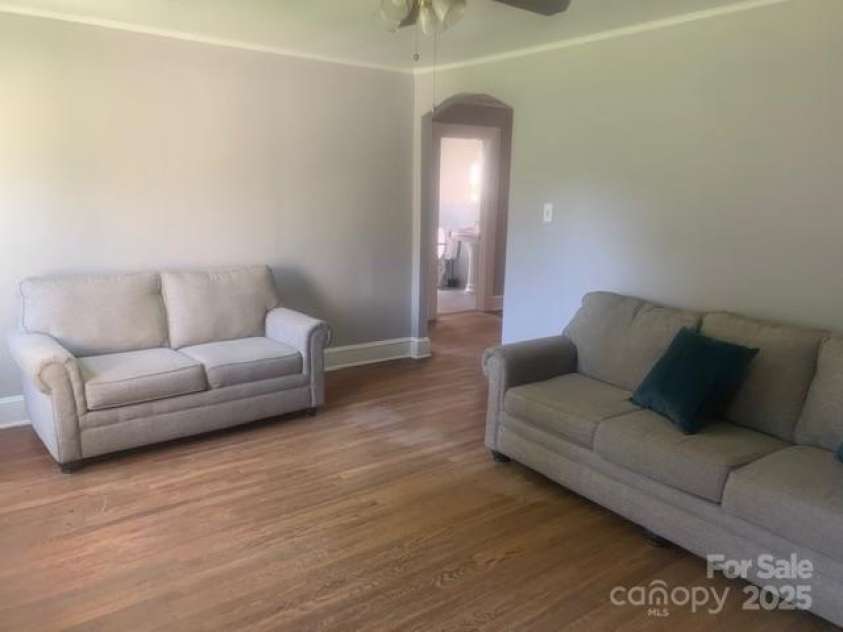 1242 Mitchell Avenue, Statesville, NC 28677.  MLS# CAR4274790, YatesRealty ID 25188. 