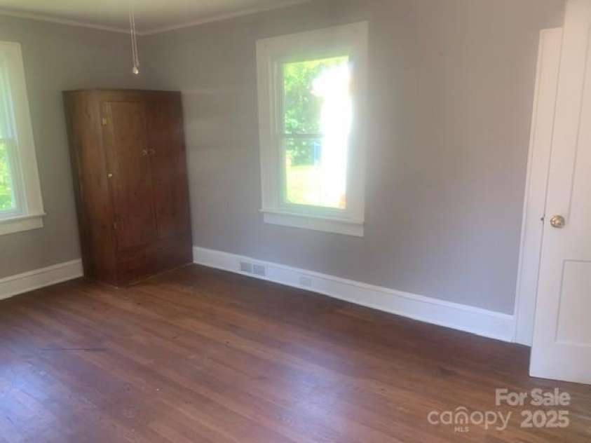 1242 Mitchell Avenue, Statesville, NC 28677.  MLS# CAR4274790, YatesRealty ID 25188. 