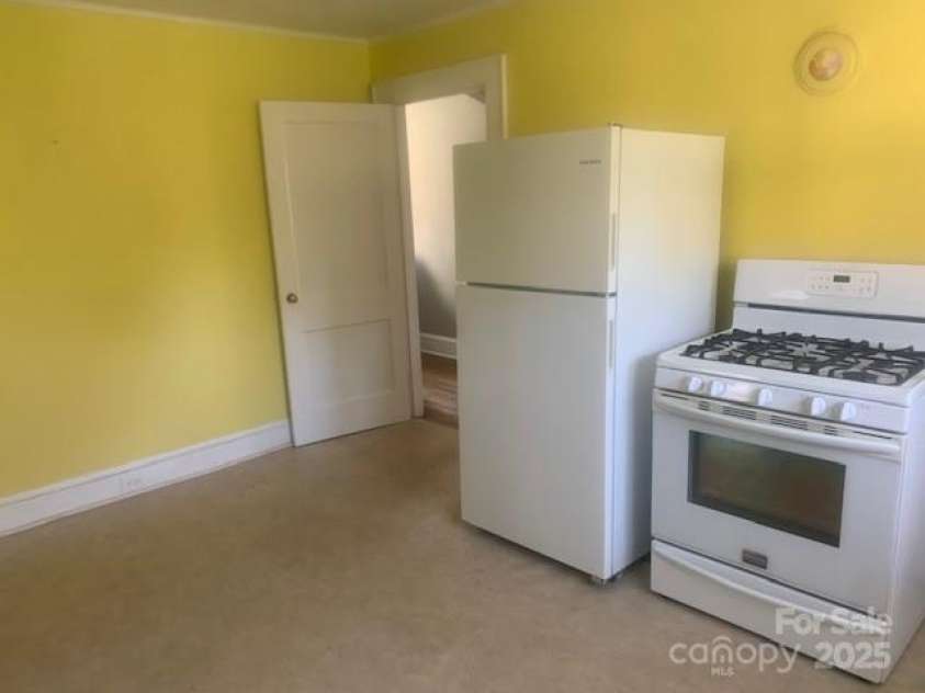 1242 Mitchell Avenue, Statesville, NC 28677.  MLS# CAR4274790, YatesRealty ID 25188. 