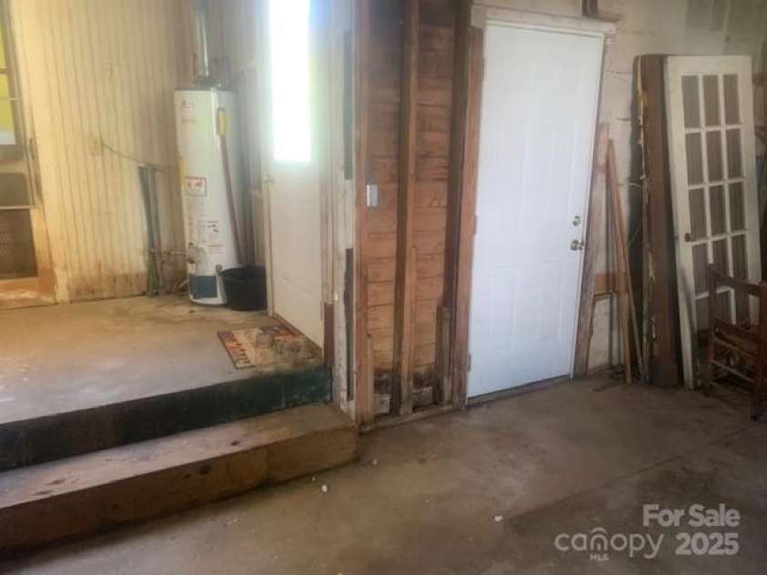 1242 Mitchell Avenue, Statesville, NC 28677.  MLS# CAR4274790, YatesRealty ID 25188. 